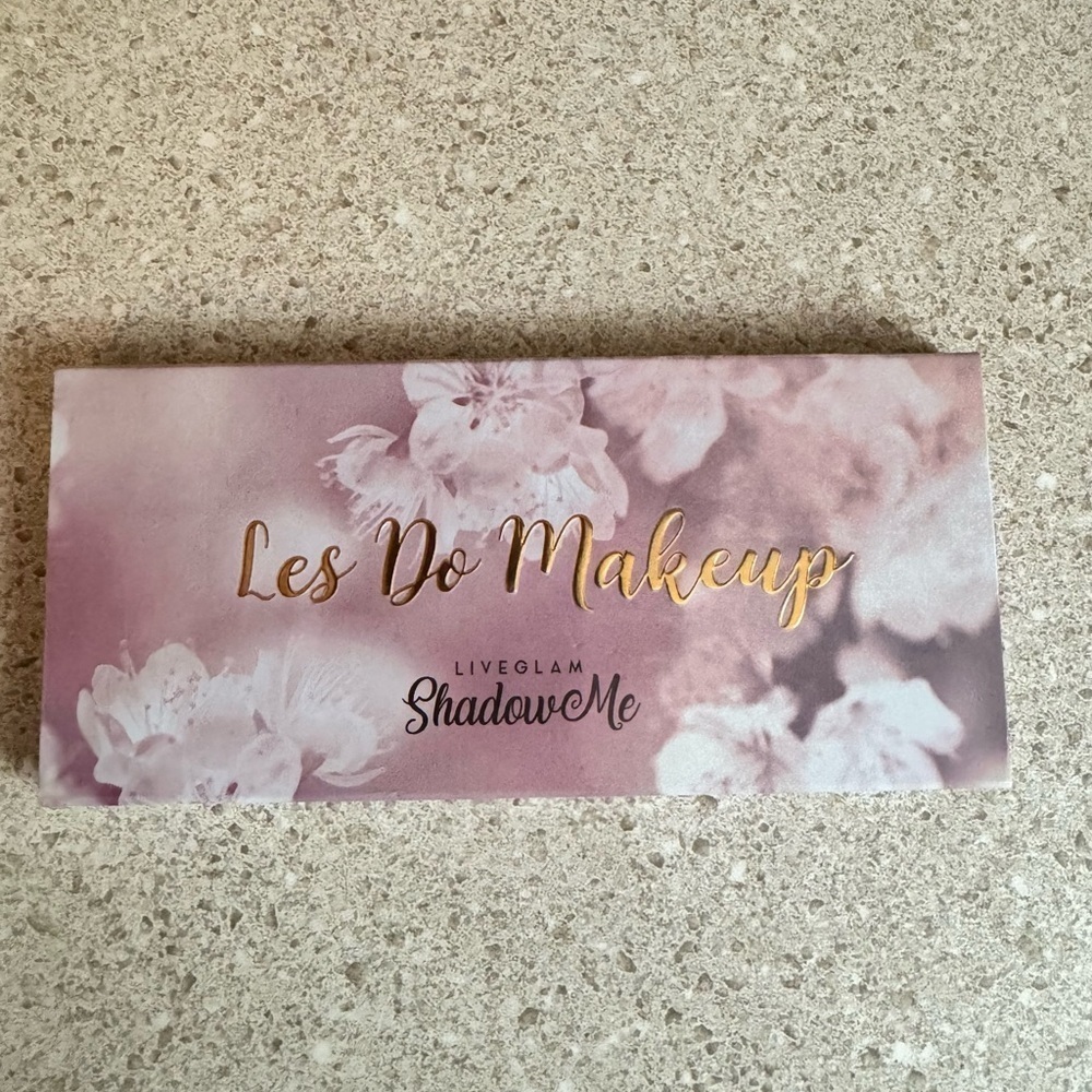 Lesdomakeup LiveGlam Eyeshadow Palette